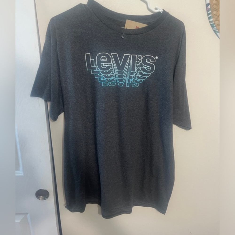 Levi’s NWT Tee Shirt